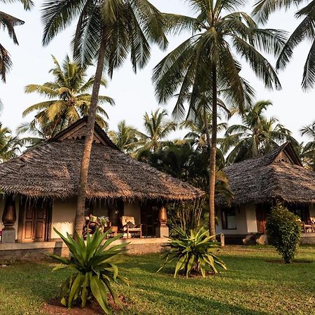 Neeleshwar Hermitage Nīleshwar Exteriör bild