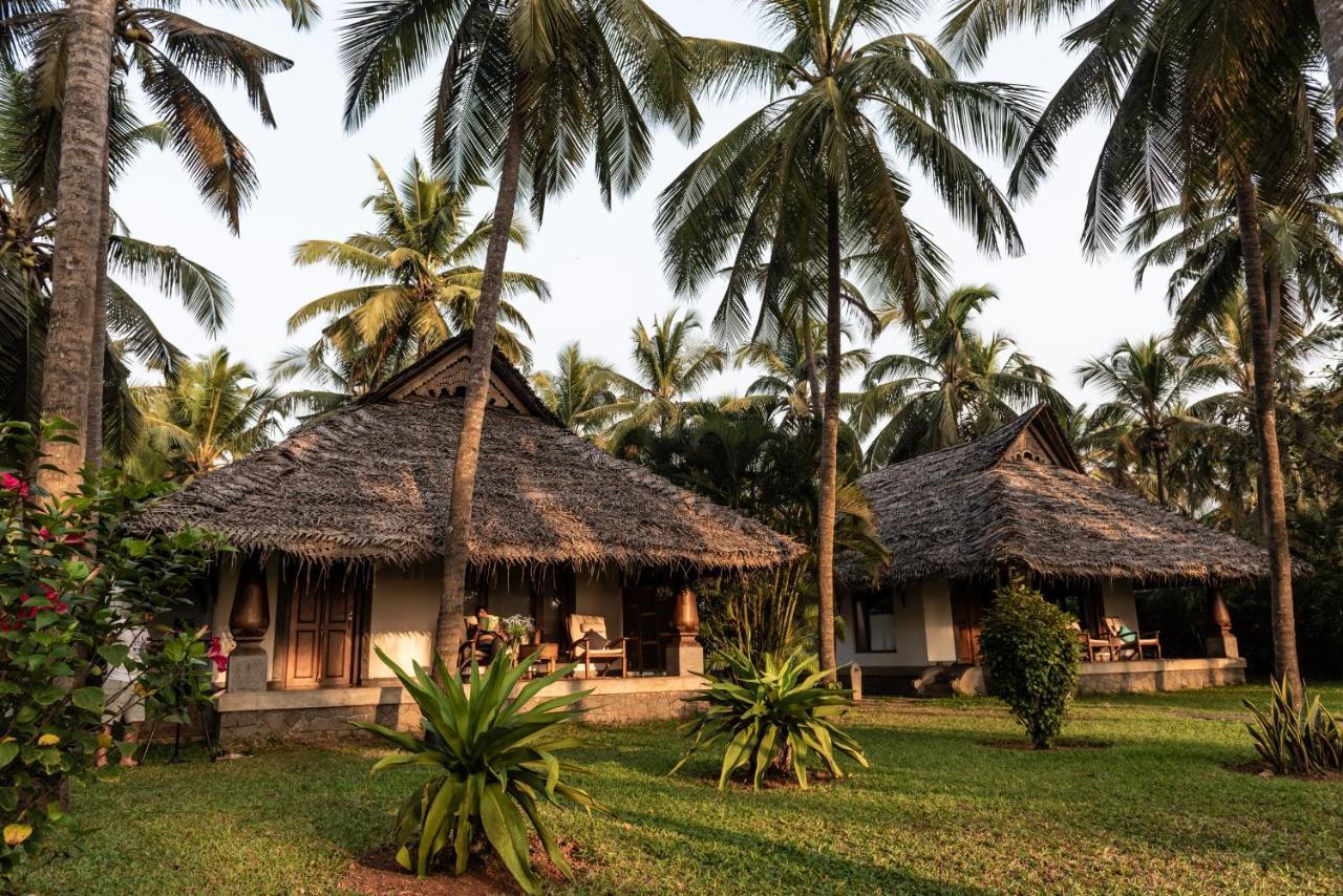 Neeleshwar Hermitage Nīleshwar Exteriör bild