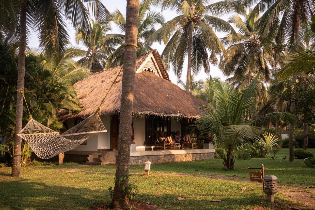 Neeleshwar Hermitage Nīleshwar Exteriör bild