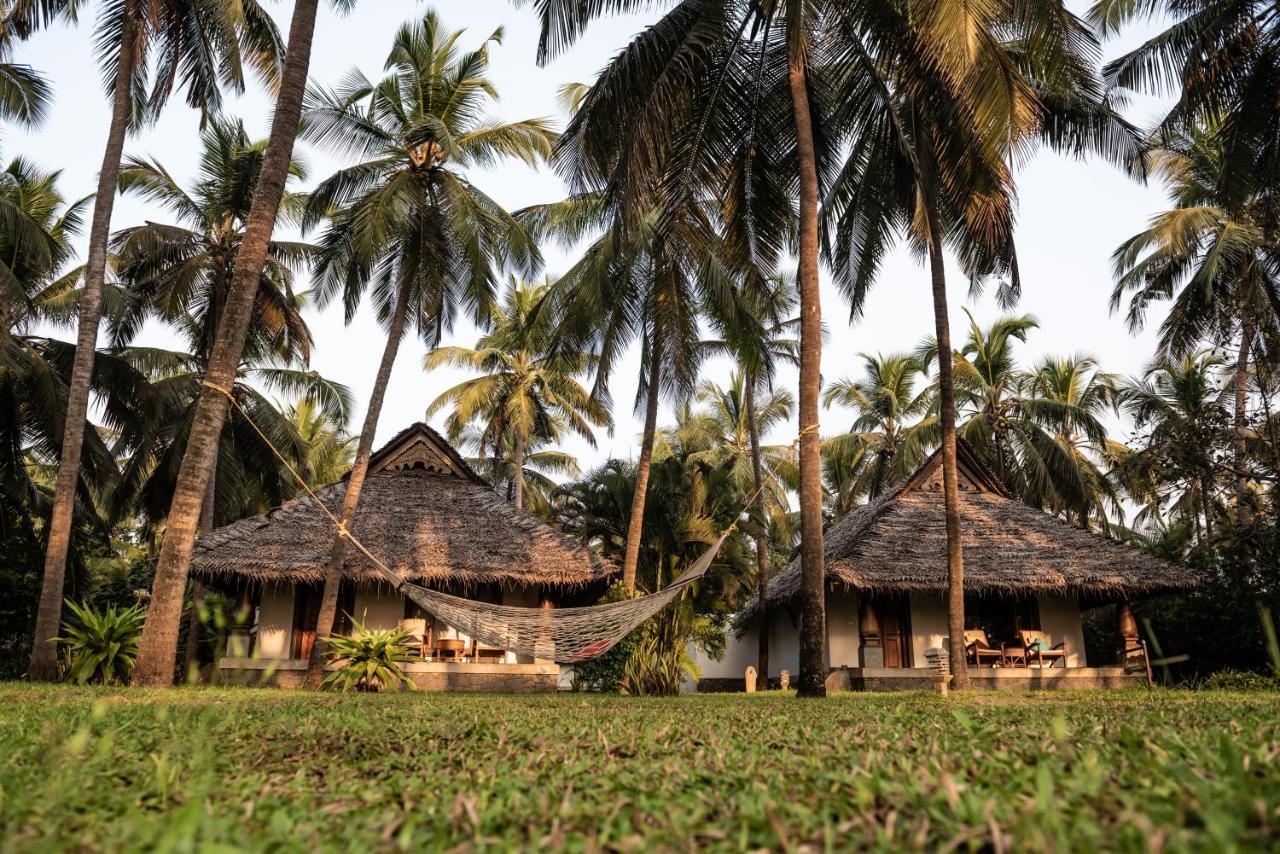 Neeleshwar Hermitage Nīleshwar Exteriör bild