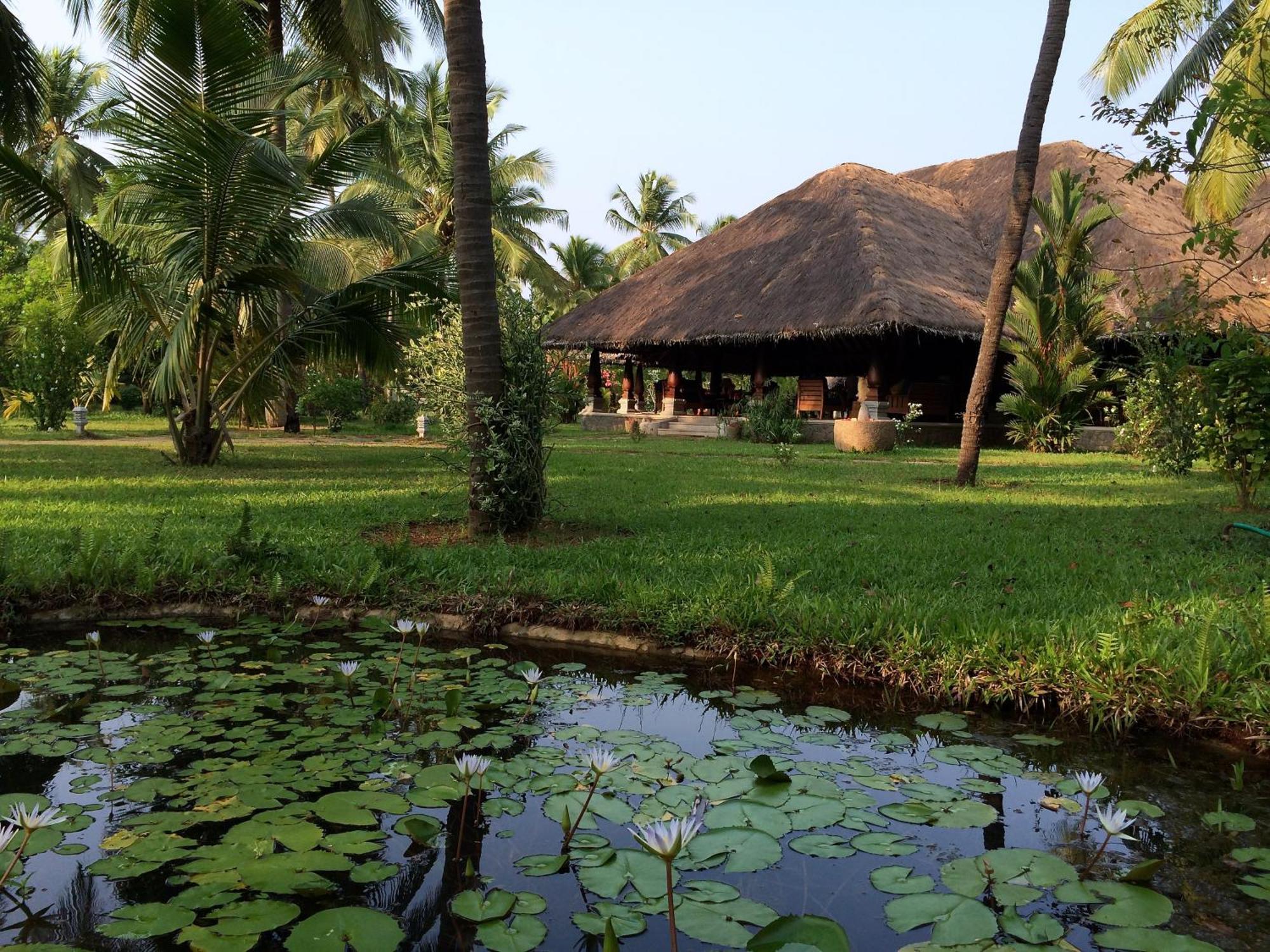 Neeleshwar Hermitage Nīleshwar Exteriör bild